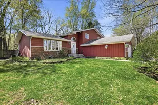 1031 Brooke Ln, Schererville, IN 46375 - Photo 2