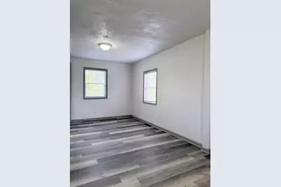 560 S Campbell Street, Valparaiso, IN 46385 - Photo 10