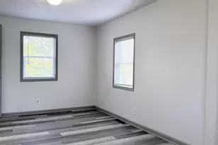 560 S Campbell St, Valparaiso, IN 46385 - Photo 10