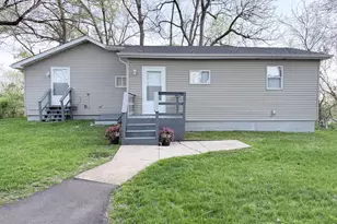 560 S Campbell St, Valparaiso, IN 46385 - Photo 4