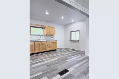 560 S Campbell Street, Valparaiso, IN 46385 - Photo 6