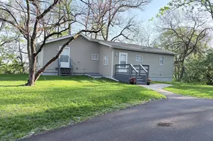 560 S Campbell St, Valparaiso, IN 46385 - Photo 2