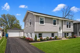 109 Potomac Dr, Dyer, IN 46311 - Photo 2