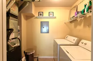 1042 Lakewood Ct, Schererville, IN 46375 - Photo 10