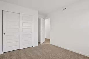 226 Cressmoor Blvd, Hobart, IN 46342 - Photo 16