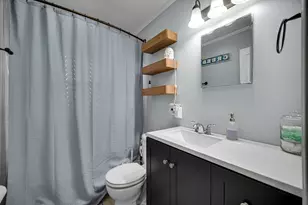 133 N Delaware St, Hobart, IN 46342 - Photo 8