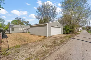 11 N Guyer St, Hobart, IN 46342 - Photo 14