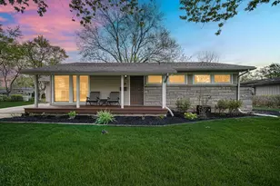 718 S Main St, Crown Point, IN 46307 - Photo 2