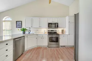 2017 Wildwood Cir, Highland, IN 46322 - Photo 4