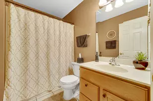 2017 Wildwood Cir, Highland, IN 46322 - Photo 18