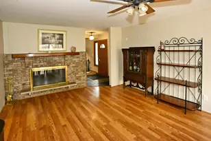 2405 Linden Dr, Valparaiso, IN 46383 - Photo 12