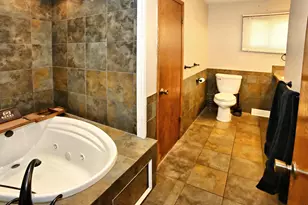 2405 Linden Dr, Valparaiso, IN 46383 - Photo 18