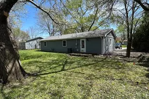 443 Nantucket Rd, Valparaiso, IN 46385 - Photo 2