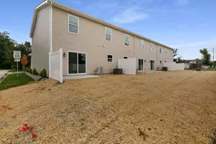 945 Paula Ct, Hobart, IN 46342 - Photo 30