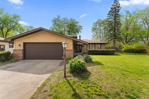 1532 N Woodlawn Pl, Griffith, IN 46319 - Photo 2