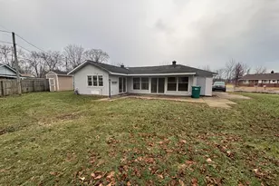121-123 Parkview Ave, La Porte, IN 46350 - Photo 2