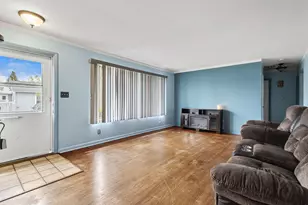 700 E 9th St, Hobart, IN 46342 - Photo 4