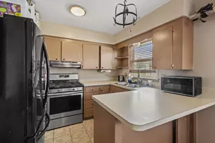 700 E 9th St, Hobart, IN 46342 - Photo 16