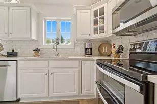 1205 Waterside Ln, Crown Point, IN 46307 - Photo 6