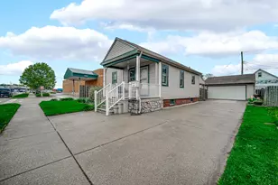 518 Grove St, La Porte, IN 46350 - Photo 2