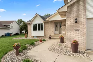 4924 Pheasant Ct, Schererville, IN 46375 - Photo 2
