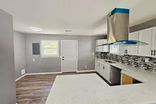 1038 Gibson Pl, Gary, IN 46403 - Photo 4