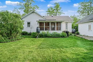 819 E Jefferson St, Valparaiso, IN 46383 - Photo 2