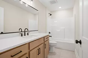 2810 Old Oak Dr, Valparaiso, IN 46385 - Photo 28