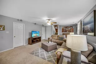 10621 Erie Dr, Crown Point, IN 46307 - Photo 32