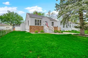 214 N Jay St, Griffith, IN 46319 - Photo 2