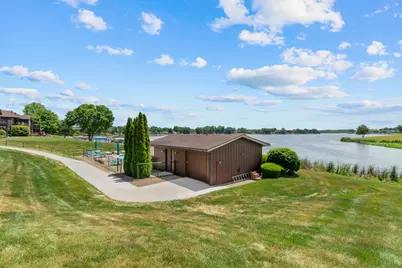 2545 E Lakeshore Drive #A71, Crown Point, IN 46307 - Photo 4