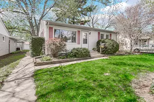 410 S 12th St, Chesterton, IN 46304 - Photo 2