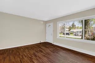 410 S 12th St, Chesterton, IN 46304 - Photo 4