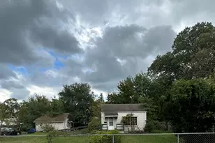 2928 Woodrow Ave, Michigan City, IN 46360 - Photo 2