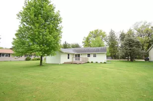 910 E Stewart Dr, Rensselaer, IN 47978 - Photo 8