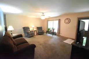 910 E Stewart Dr, Rensselaer, IN 47978 - Photo 12