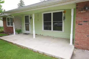 910 E Stewart Dr, Rensselaer, IN 47978 - Photo 4