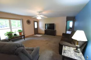 910 E Stewart Dr, Rensselaer, IN 47978 - Photo 14
