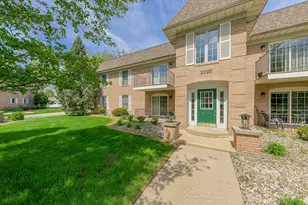 2629 Georgetowne Dr, Highland, IN 46322 - Photo 2
