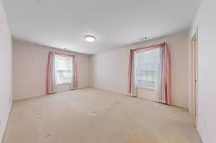 2629 Georgetowne Dr, Highland, IN 46322 - Photo 8