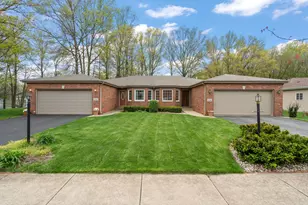1242 Griffin Lake Ave, Chesterton, IN 46304 - Photo 2