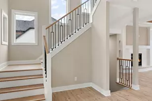 9430 Iris Dr, Saint John, IN 46373 - Photo 4