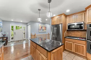 2737 S Smithfield Ct, La Porte, IN 46350 - Photo 8