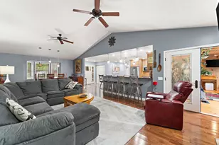 2737 S Smithfield Ct, La Porte, IN 46350 - Photo 10