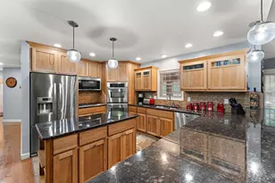 2737 S Smithfield Ct, La Porte, IN 46350 - Photo 4