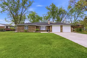 815 Schilling Dr, Dyer, IN 46311 - Photo 2