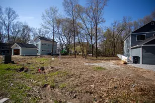 822 Washington Park Blvd, Michigan City, IN 46360 - Photo 2