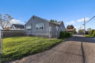 2736 Ross St, Highland, IN 46322 - Photo 2
