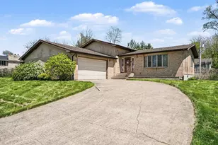 2423 Marshall Pl, Gary, IN 46404 - Photo 2