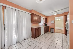 2423 Marshall Pl, Gary, IN 46404 - Photo 10